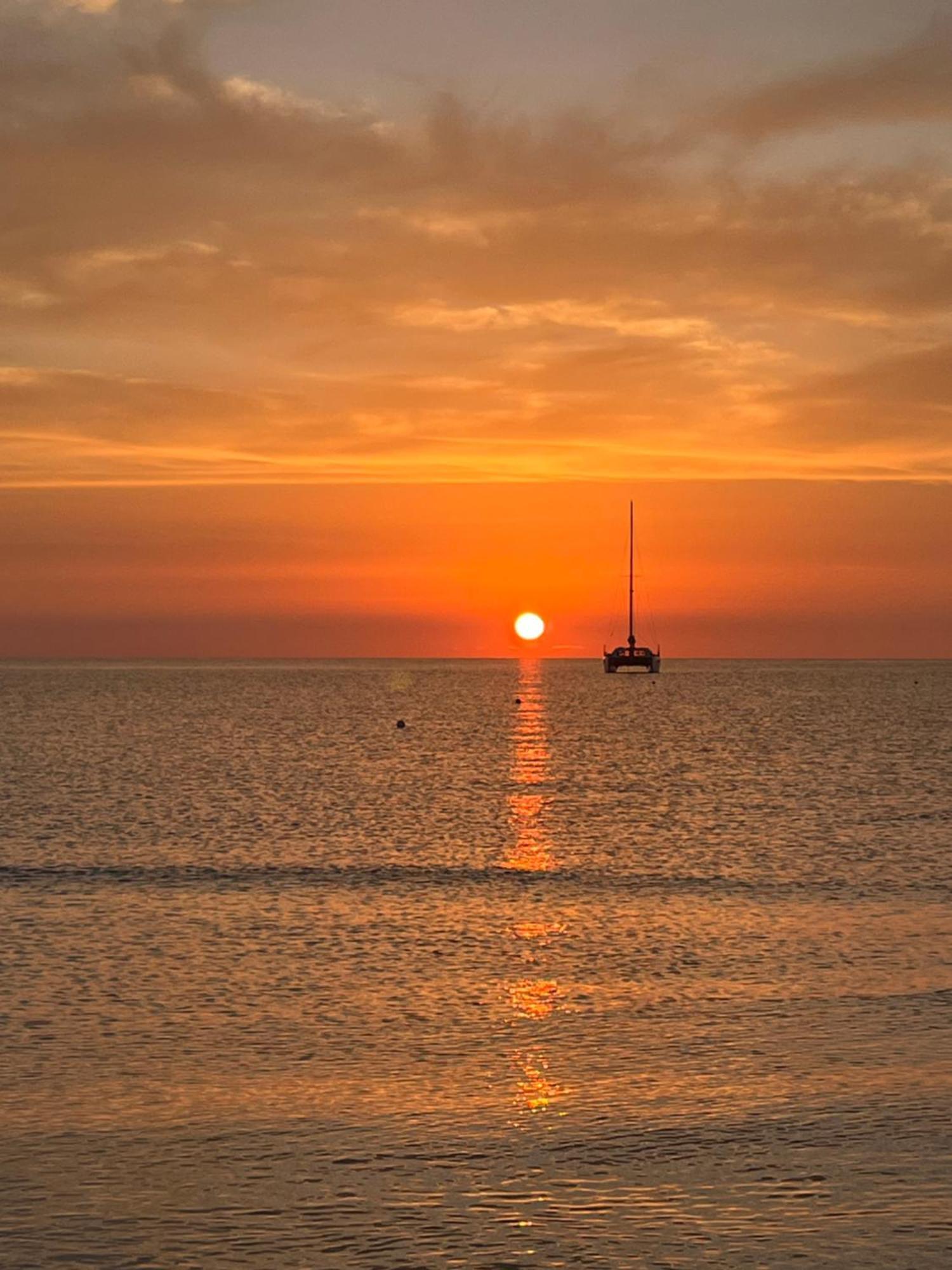 Il Bacio Del Sole Lägenhet Tertenìa Exteriör bild
